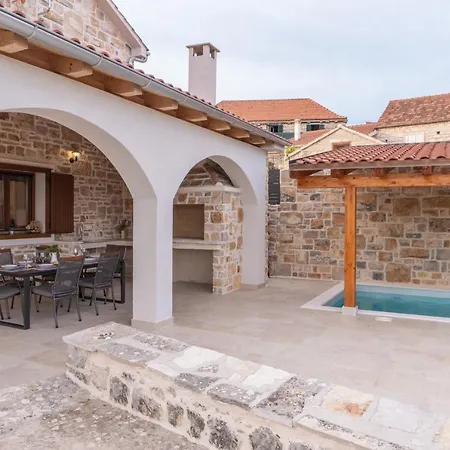 Villa Rakova *